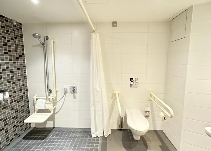 Hampton By Hilton Frankfurt Centre Hotel 3*