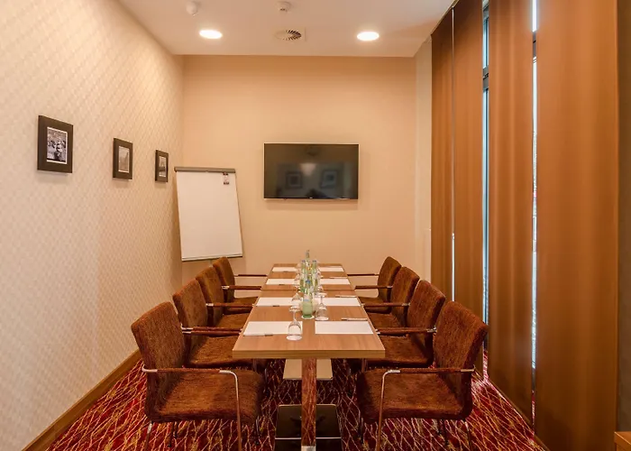 Hotel Hampton By Hilton Frankfurt Centre 3*
